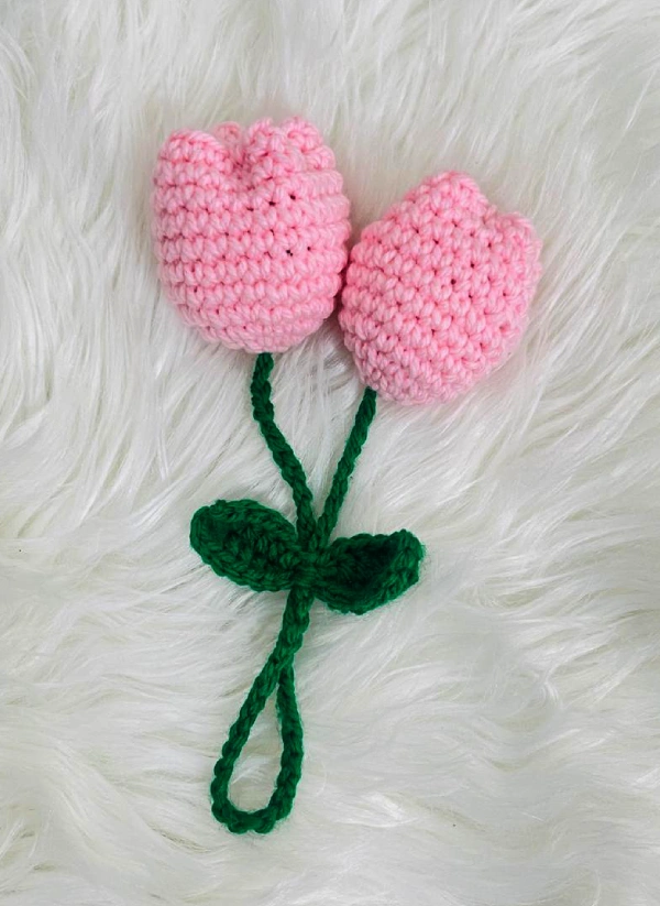Crochet Tulip Keychain – Handmade Floral Key & Bag Charm